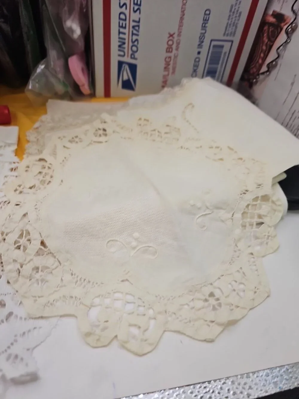 Dollies Lace Borders White & Off White Lot Of 10 Eyelet Placemats Cutouts Linen